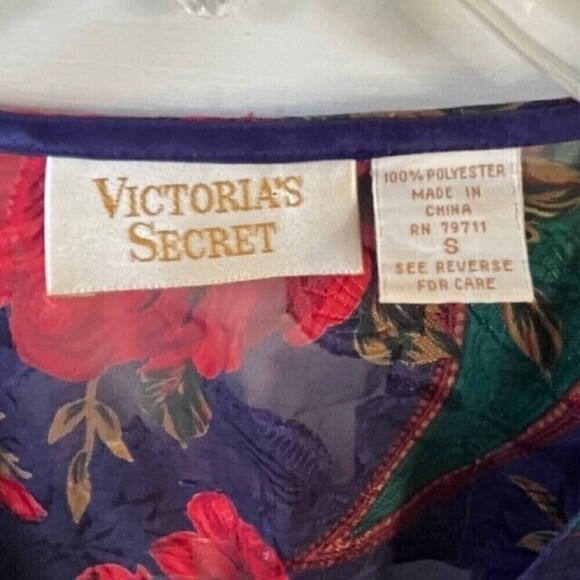 Vintage Victoria's Secret Gold Label Red Purple Sleepshirt Size Small - Picture 7 of 7